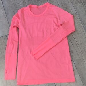 Lululemon swiftly top